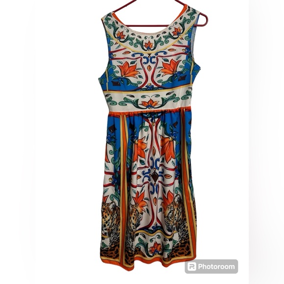 Tropical Summer Dress with Jaguar and floral print. Size Medium. - Picture 2 of 2